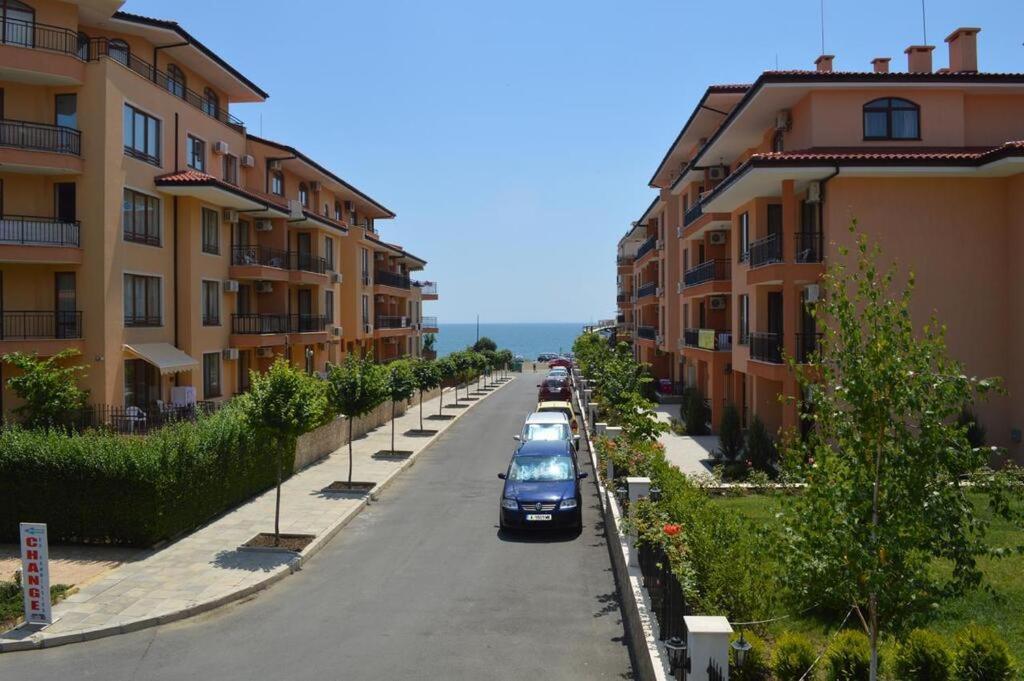 Sunny Star Dreams Condo W Prime Location, Pool, Sea View Sveti Vlas Buitenkant foto